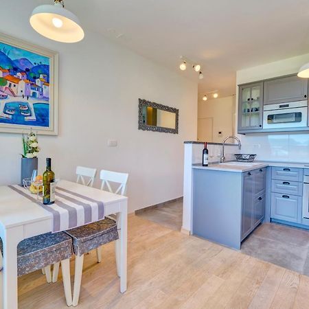 Luxury Seaside Apartment By Litto Спліт Екстер'єр фото